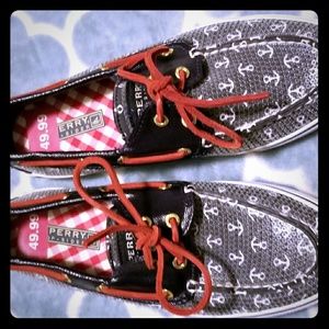 BRAND NEW pair Sperrys